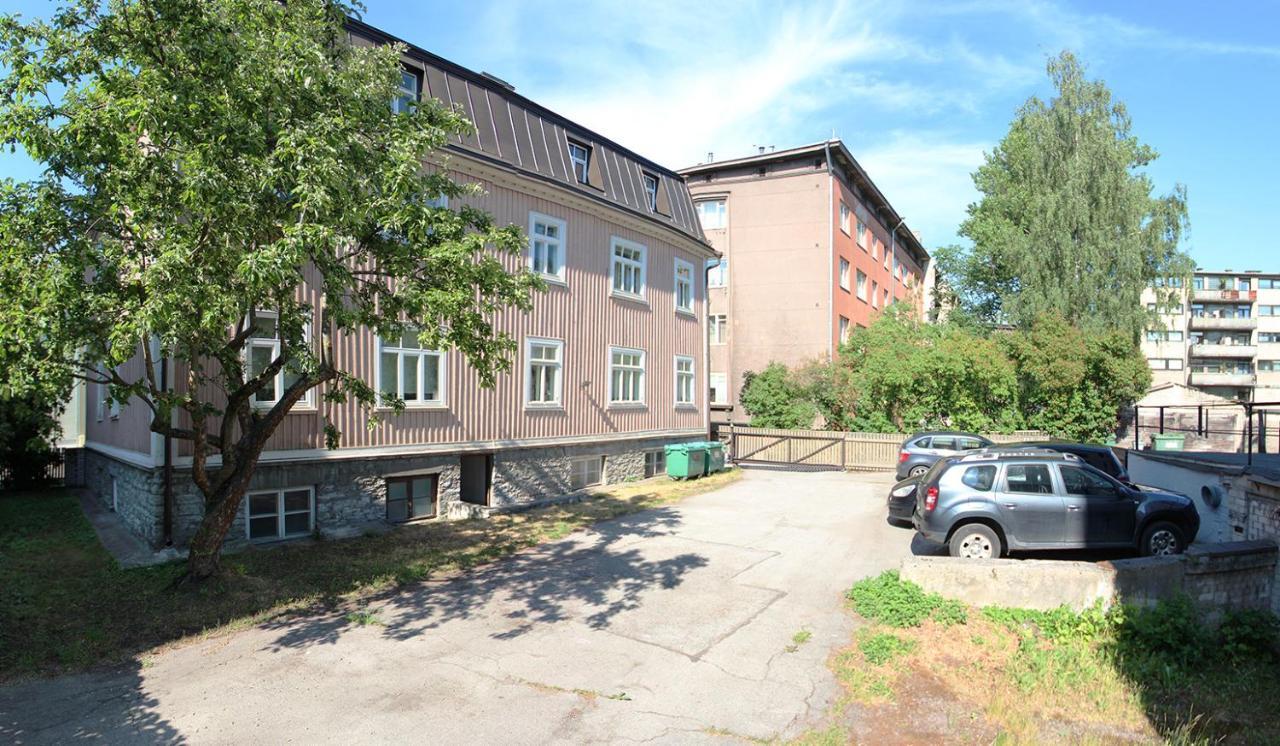 Quiet Kadriorg Street Appartement Tallinn Buitenkant foto